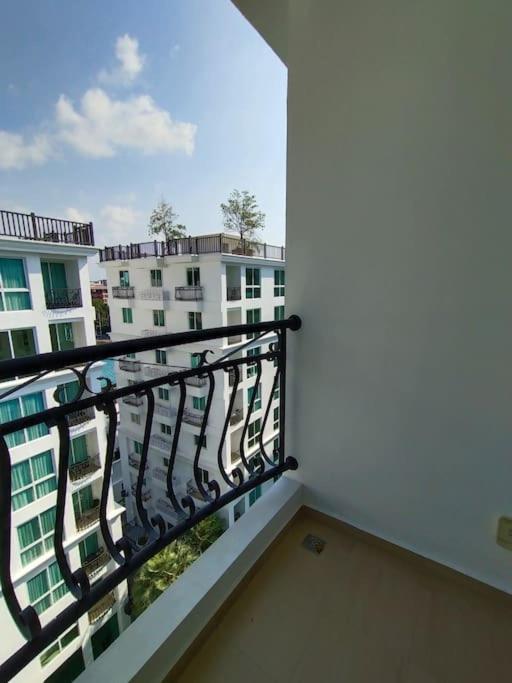 Free Power&wifi,work Remotely, Kitchen,deal