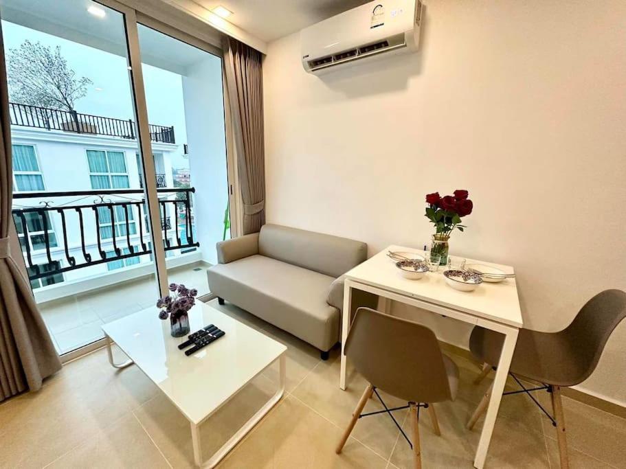 Free Power&wifi,work Remotely, Kitchen,deal Pattaya