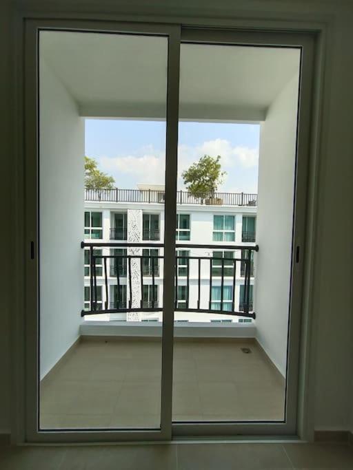 Free Power&wifi,work Remotely, Kitchen,deal Pattaya