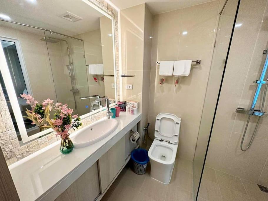 Apartment Free Power&wifi,work Remotely, Kitchen,deal Pattaya