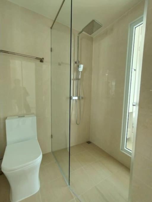Apartment Free Power&wifi,work Remotely, Kitchen,deal Pattaya