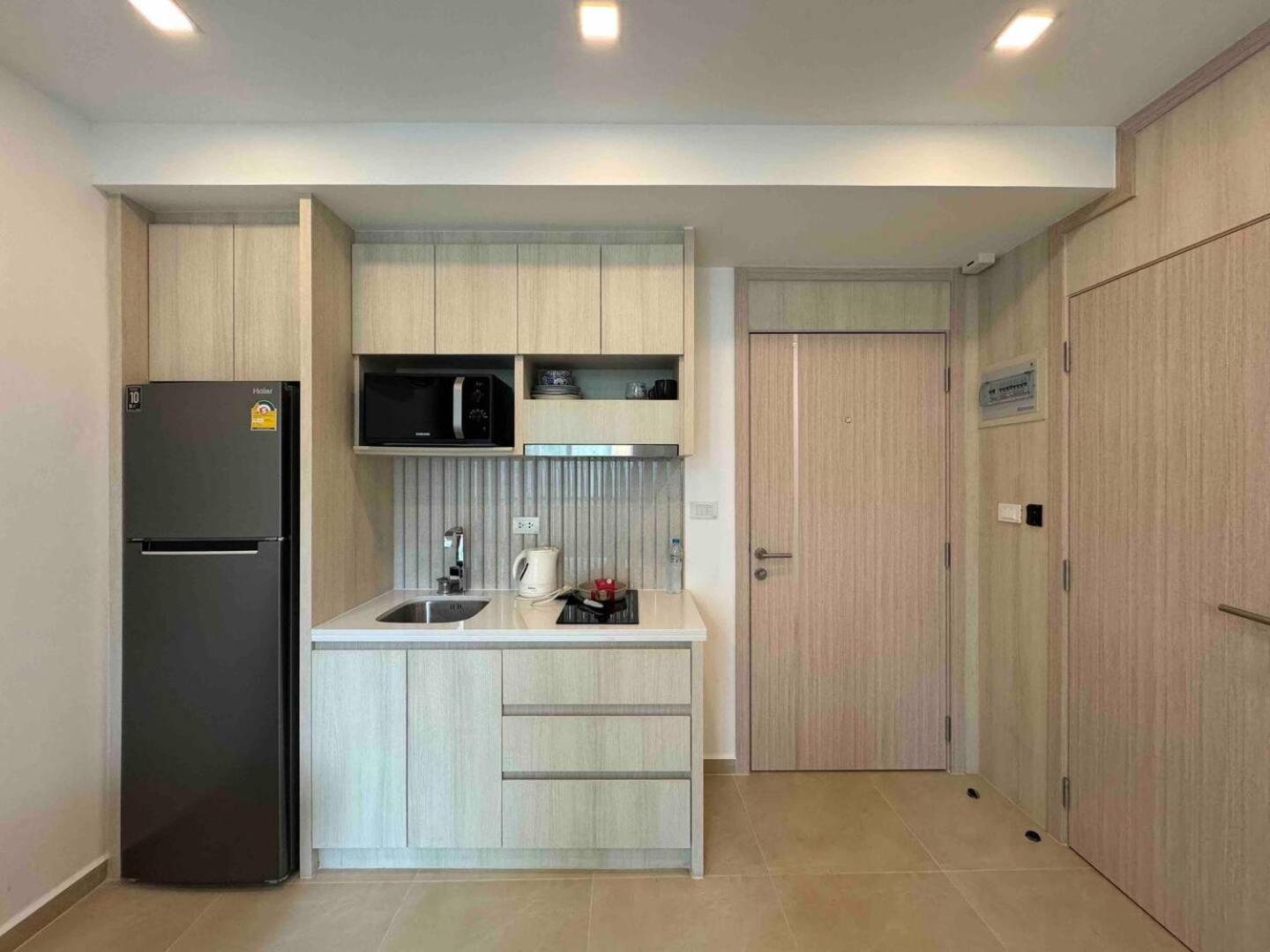 Free Power&wifi,work Remotely, Kitchen,deal Apartment