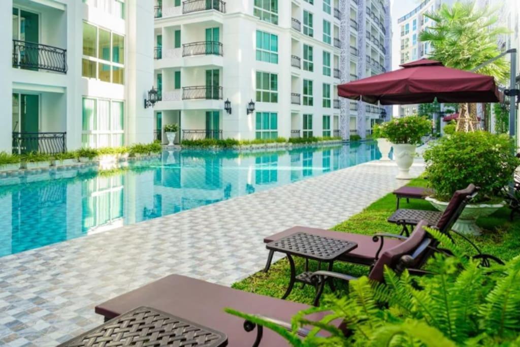 Free Power&wifi,work Remotely, Kitchen,deal Apartment Pattaya